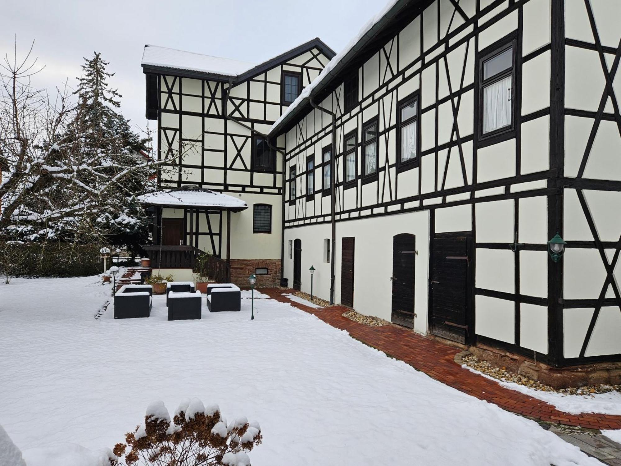 Apartments Am Saalebogen Mit Gartenterrasse & Grillkamin, Freie Parkplaetze Rudolstadt Exterior photo