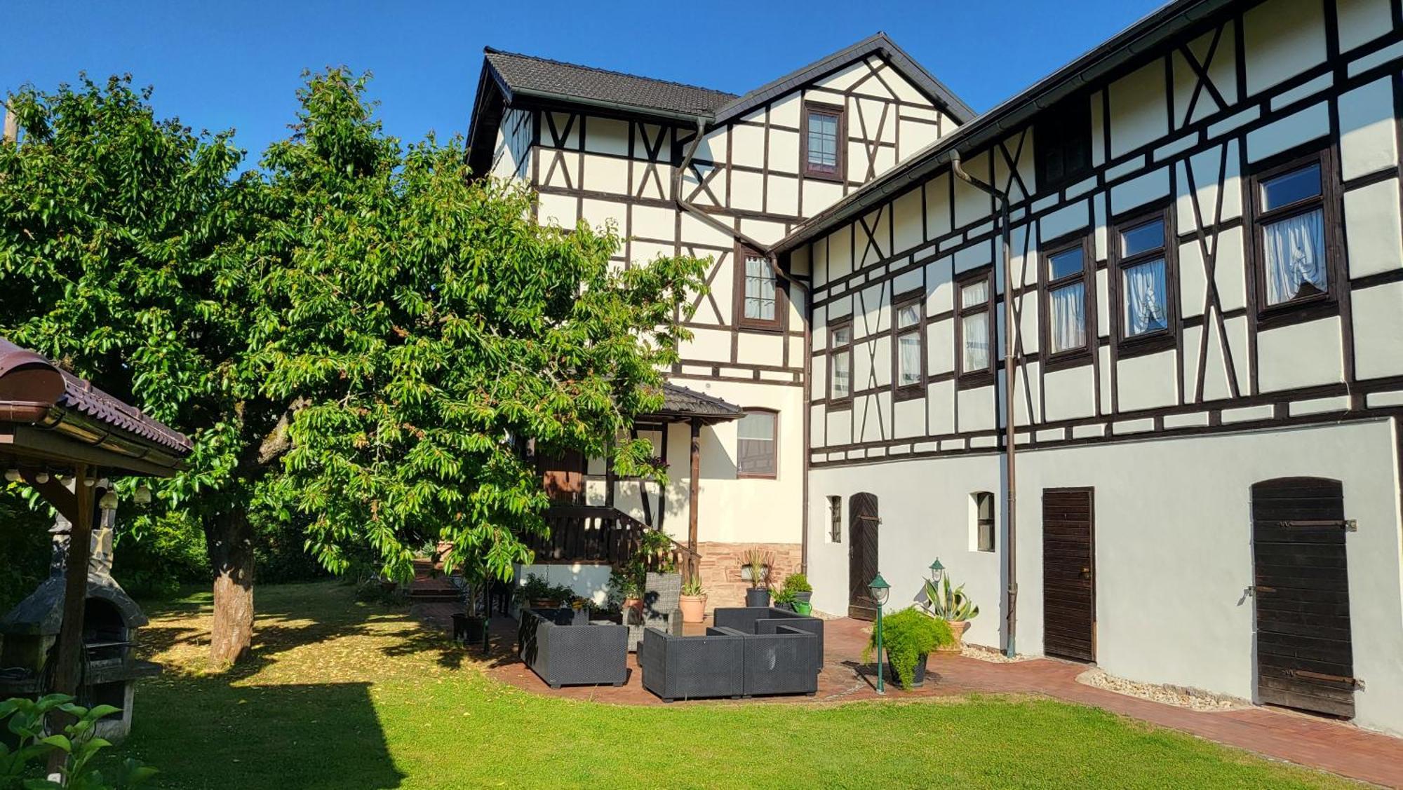 Apartments Am Saalebogen Mit Gartenterrasse & Grillkamin, Freie Parkplaetze Rudolstadt Exterior photo